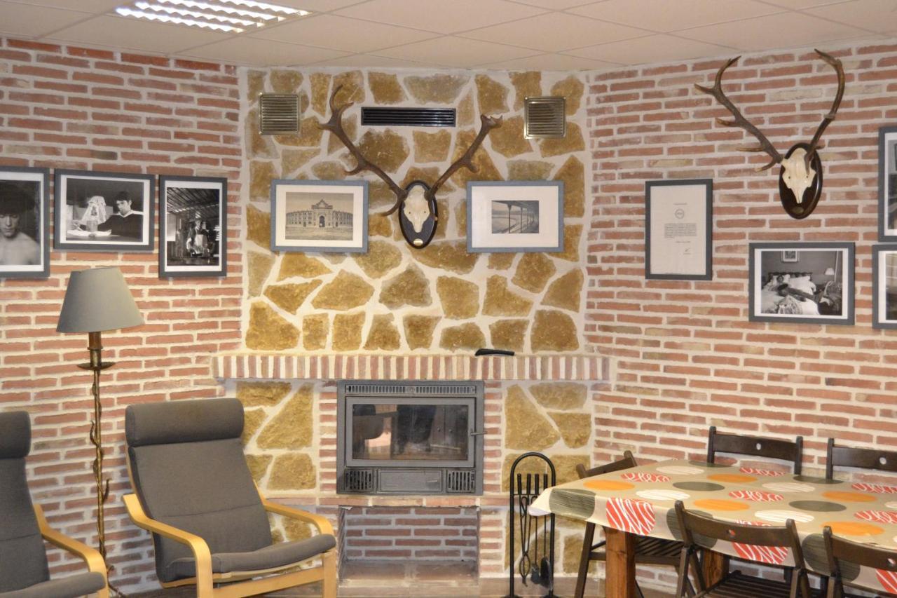 Apartamentos "Casa Rural De Aldea" Aldea del Fresno Exterior foto