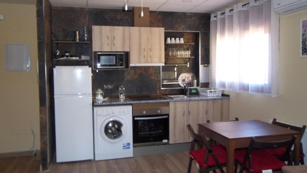 Apartamentos "Casa Rural De Aldea" Aldea del Fresno Exterior foto